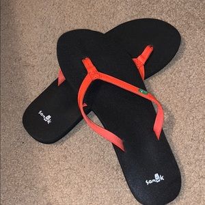 Sanuk Flip Flops! Great Condition!